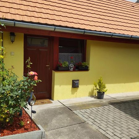 Kis Apartmanhaz Balatonfured Exterior photo