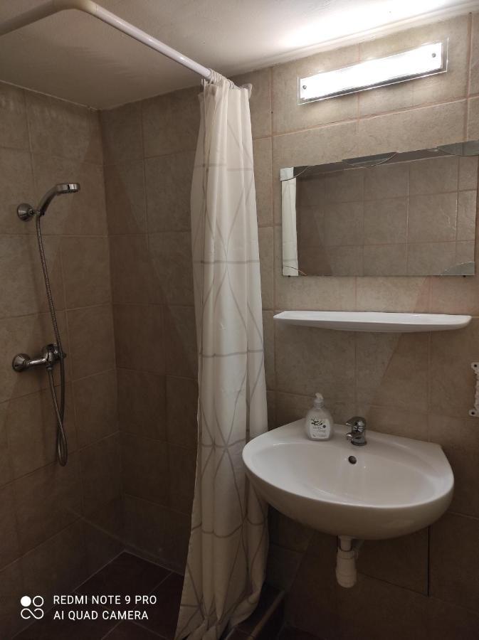 Kis Apartmanhaz Balatonfured Exterior photo
