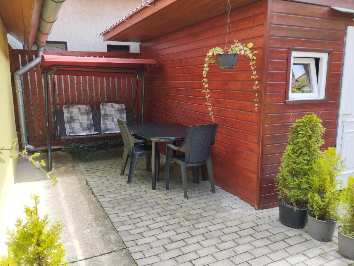 Kis Apartmanhaz Balatonfured Exterior photo